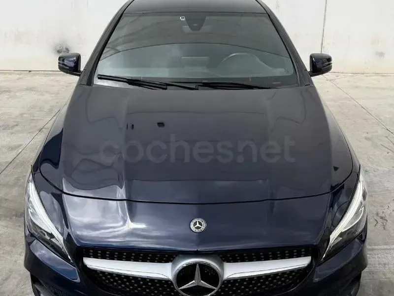 Usado Mercedes CLA200 136 CV (100 kW) 2018 Azul Berlina