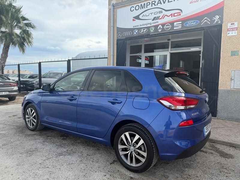 Usado Hyundai i30 GO! 120 CV (88 kW) 2018 Azul Berlina