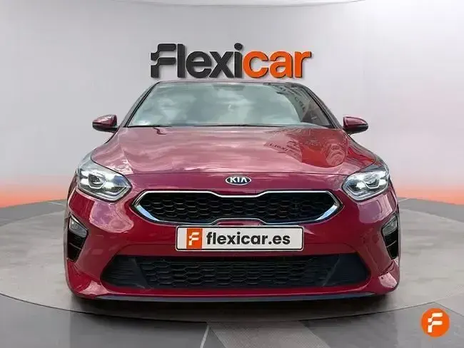 Usado Kia Ceed 136 CV (100 kW) 2021 Rojo Utilitario