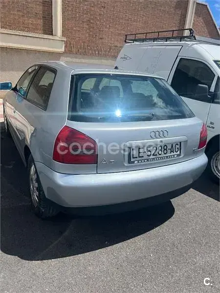 Usado Audi A3 Ambiente 125 CV (91 kW) 1999 Gris / plata Utilitario