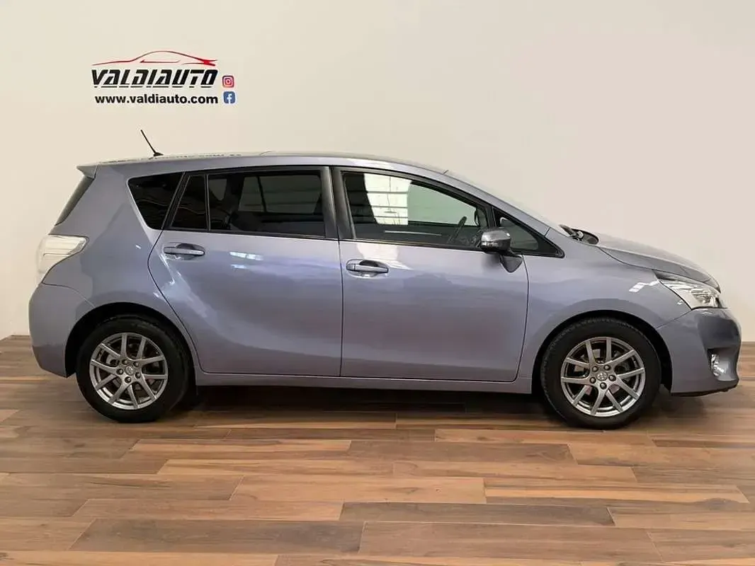 Usado Toyota Verso Live 132 CV (97 kW) 2013 Azul Monovolumen