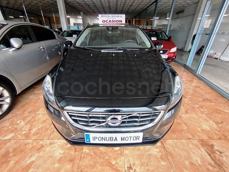Usado Volvo V40 Kinetic 115 CV (84 kW) 2014 Negro Berlina