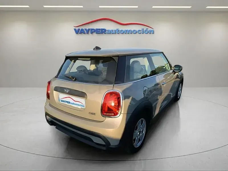 Usado Mini ONE 102 CV (75 kW) 2021 Gris / plata Utilitario