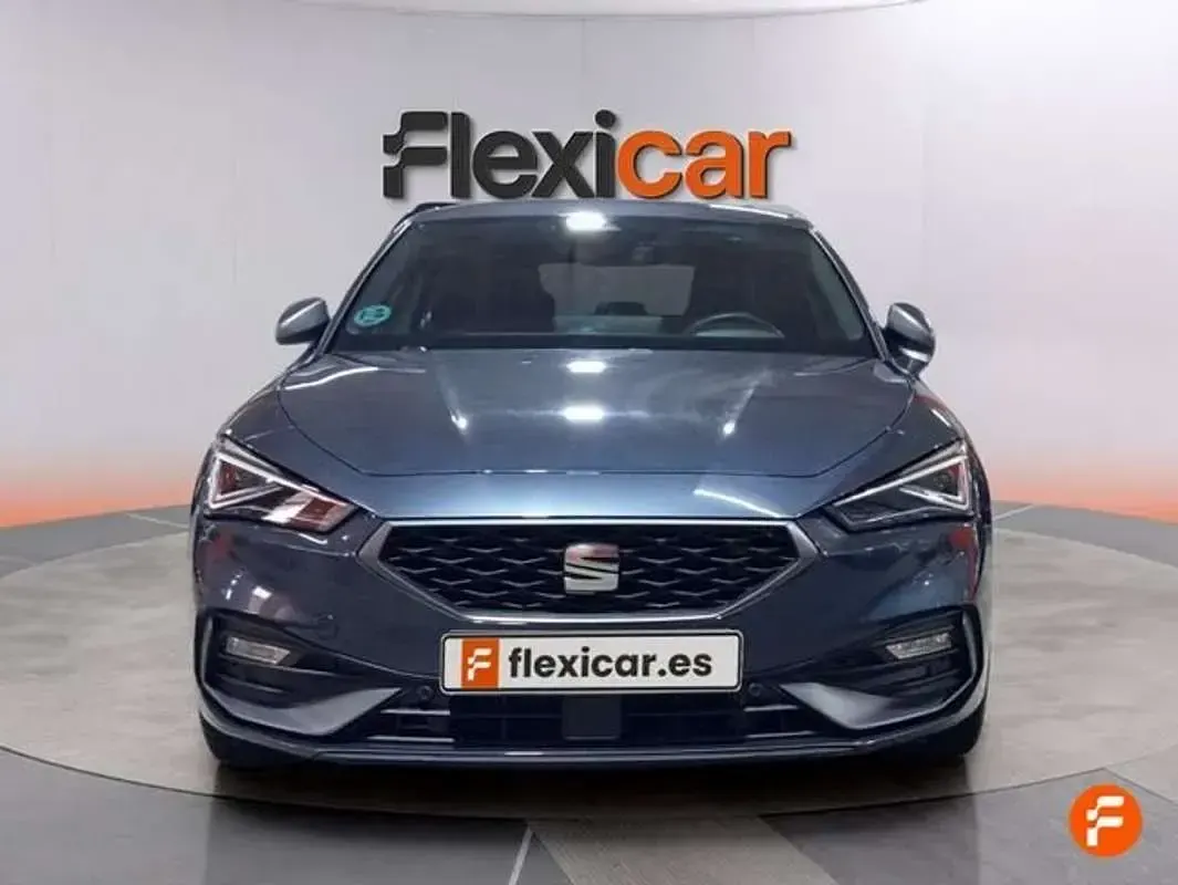 Usado Seat Leon FR 150 CV (110 kW) 2025 Gris Berlina