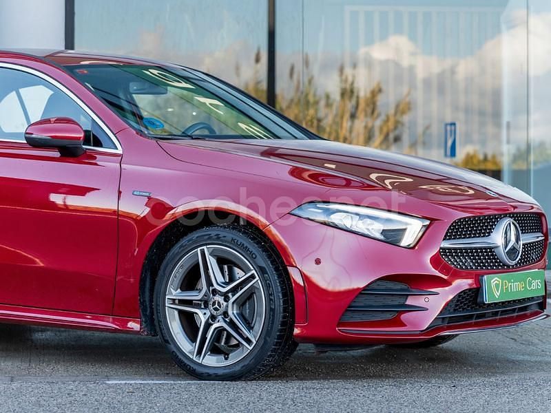 Usado Mercedes A250 218 CV (160 kW) 2021 Granate Berlina