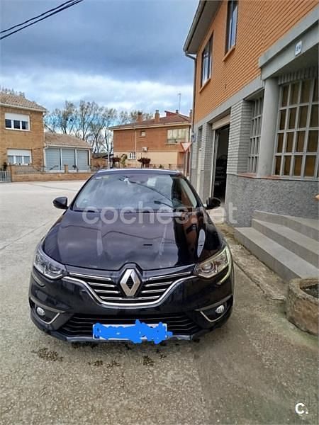 Usado Renault Mégane IV Intens 130 CV (95 kW) 2016 Negro Berlina