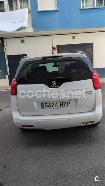 Usado Peugeot 5008 Allure 115 CV (84 kW) 2014 Blanco Monovolumen