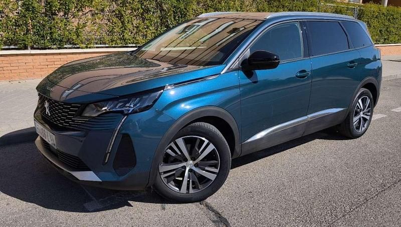 Usado Peugeot 5008 Allure 181 CV (133 kW) 2022 Azul Monovolumen