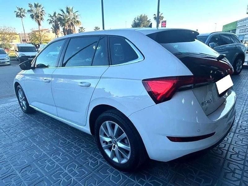 Usado Skoda Scala Ambition 95 CV (69 kW) 2022 Blanco Utilitario