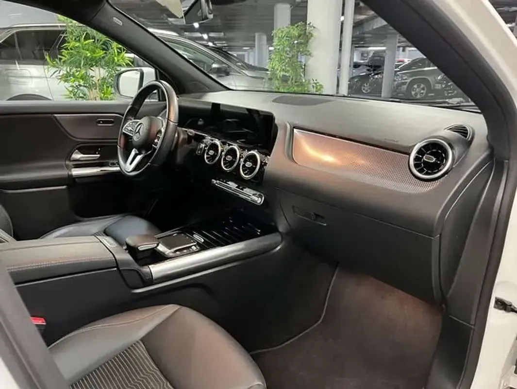 Usado Mercedes GLA200 150 CV (110 kW) 2021 Blanco SUV