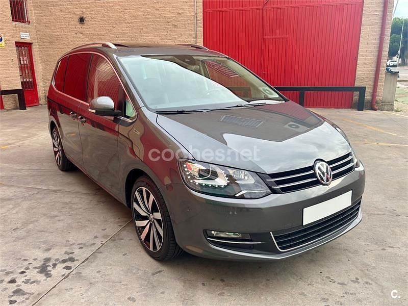 Usado VW Sharan Sportline 177 CV (130 kW) 2020 Gris / plata Monovolumen