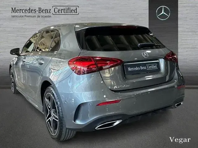 Usado Mercedes A250 218 CV (160 kW) 2025 Gris montaña Berlina