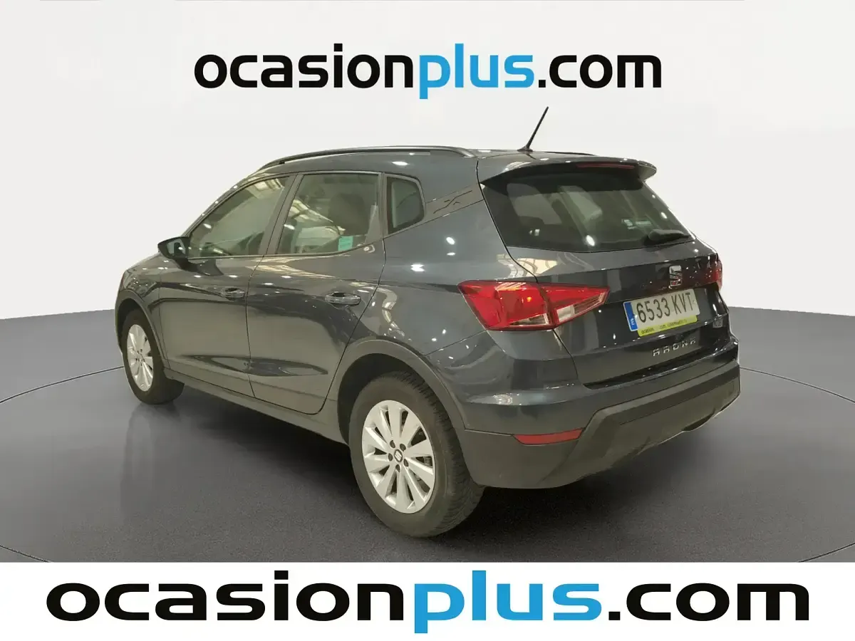 Usado Seat Arona Style 115 CV (84 kW) 2019 Gris SUV