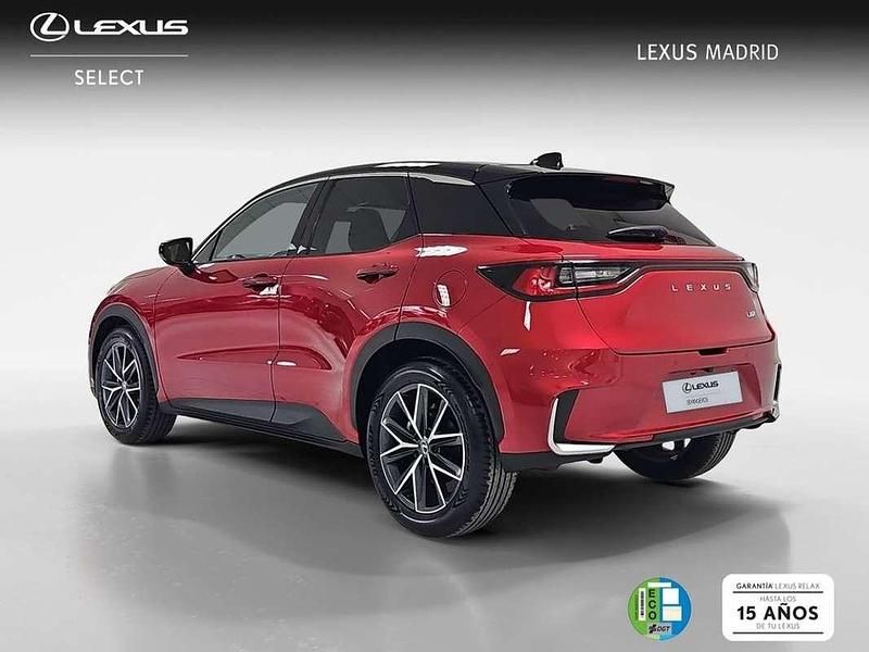 Usado Lexus LBX 137 CV (100 kW) 2025 Rojo SUV