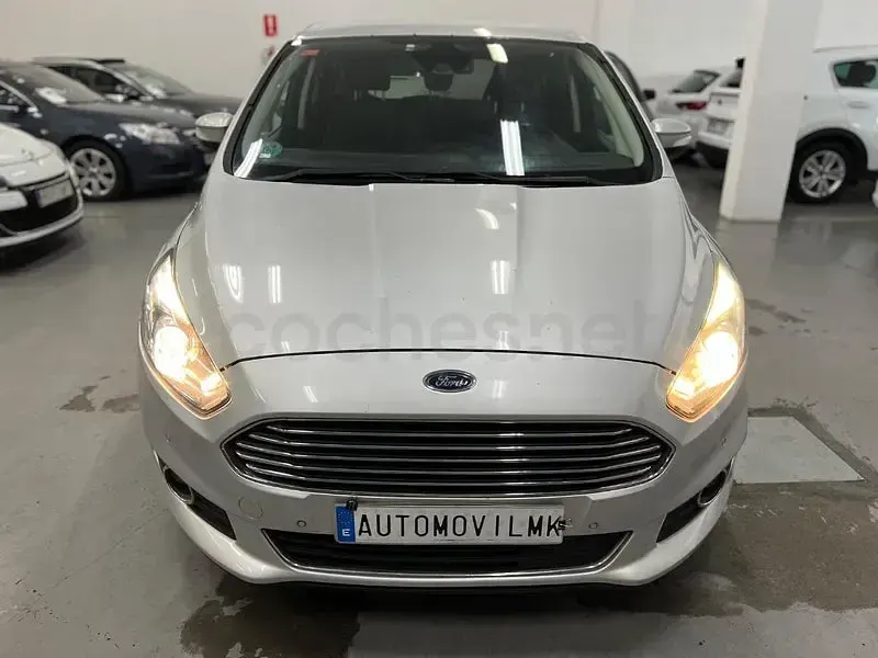 Usado Ford S-MAX Titanium 150 CV (110 kW) 2016 Gris / plata Monovolumen