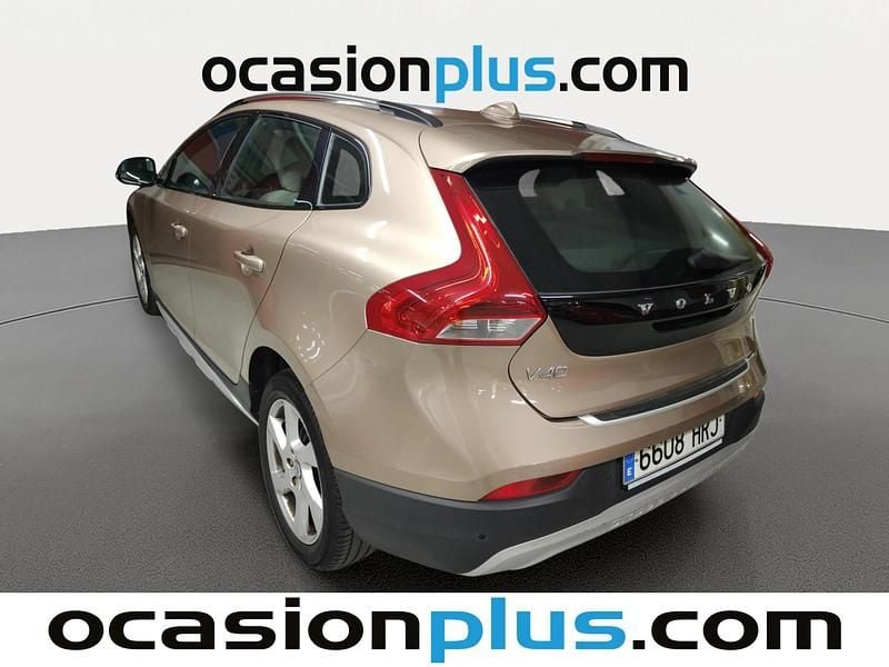 Usado Volvo V40 CC Momentum 115 CV (84 kW) 2013 Marrón Familiar