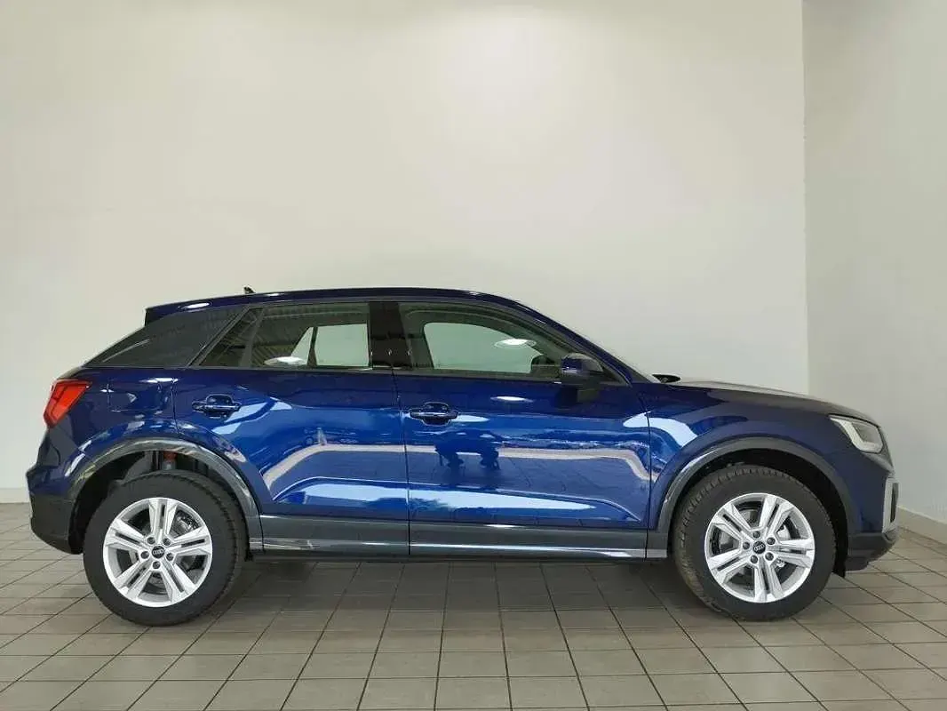 Usado Audi Q2 Advanced Plus 116 CV (85 kW) 2025 Azul SUV
