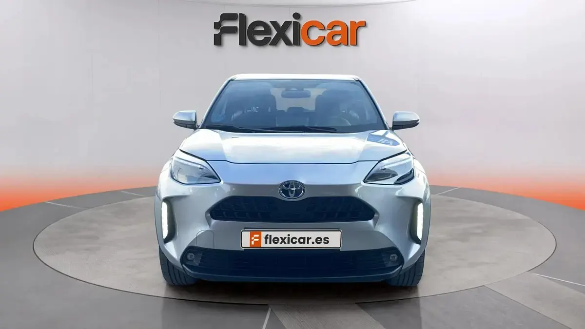 Usado Toyota Yaris Active 116 CV (85 kW) 2024 Gris Utilitario