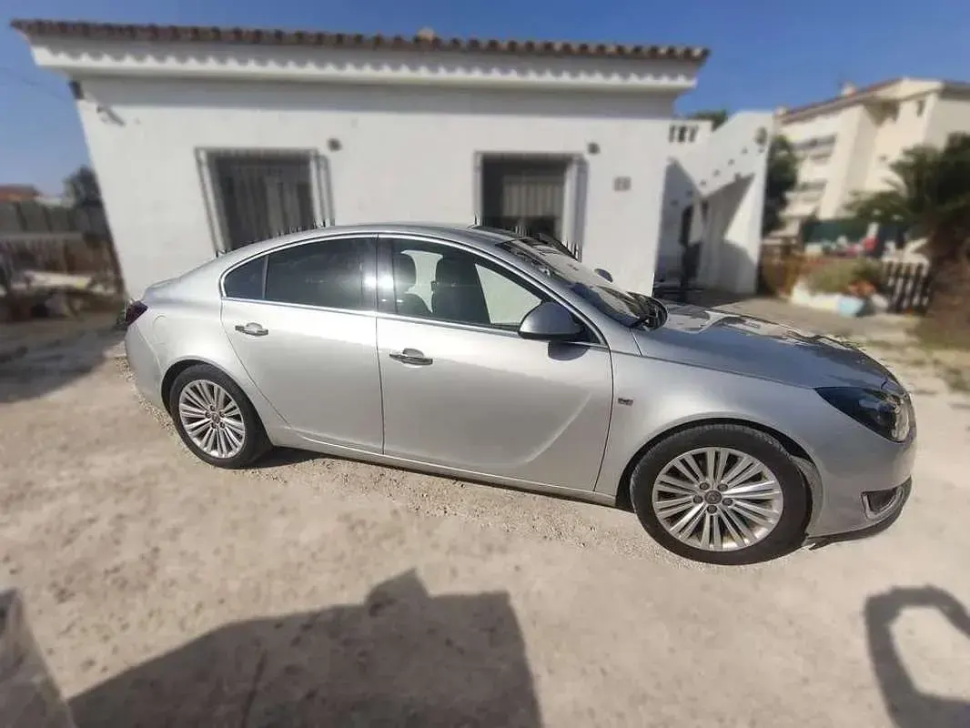 Usado Opel Insignia Excellence 140 CV (102 kW) 2014 Gris Familiar