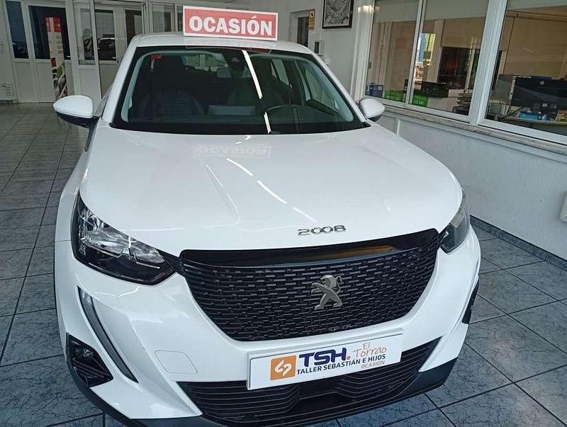Usado Peugeot 2008 Active 110 CV (80 kW) 2021 Blanco SUV