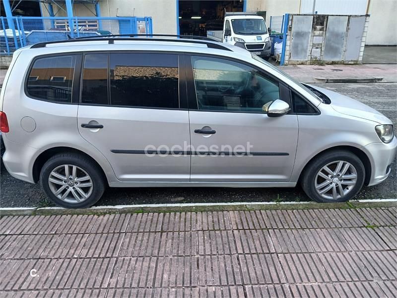Usado VW Touran Edition 90 CV (66 kW) 2011 Gris / plata Monovolumen