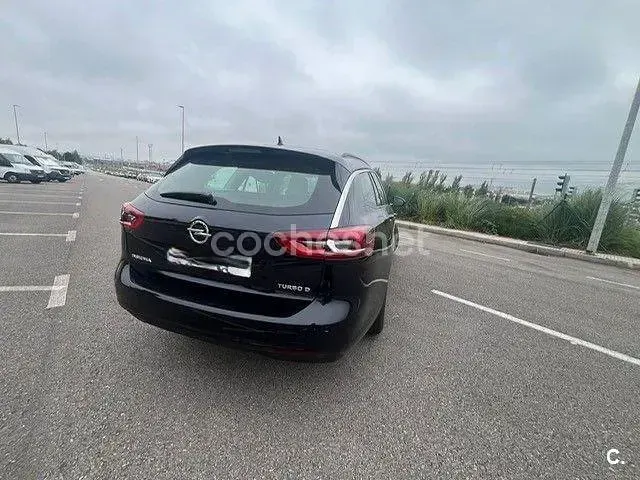 Usado Opel Insignia 136 CV (100 kW) 2018 Azul Familiar