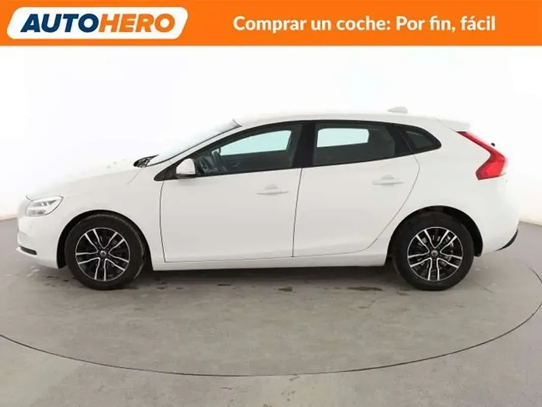 Usado Volvo V40 Momentum 120 CV (88 kW) 2017 Blanco Utilitario