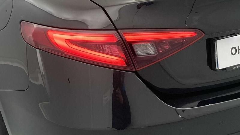 Usado Alfa Romeo Giulia Sprint 190 CV (139 kW) 2022 Negro Berlina