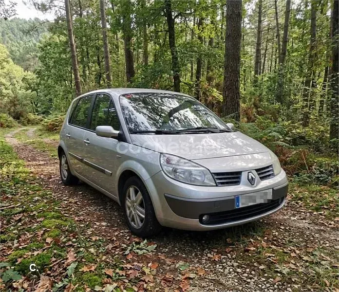 Usado Renault Scénic II Dynamique 100 CV (73 kW) 2006 Gris / plata Monovolumen