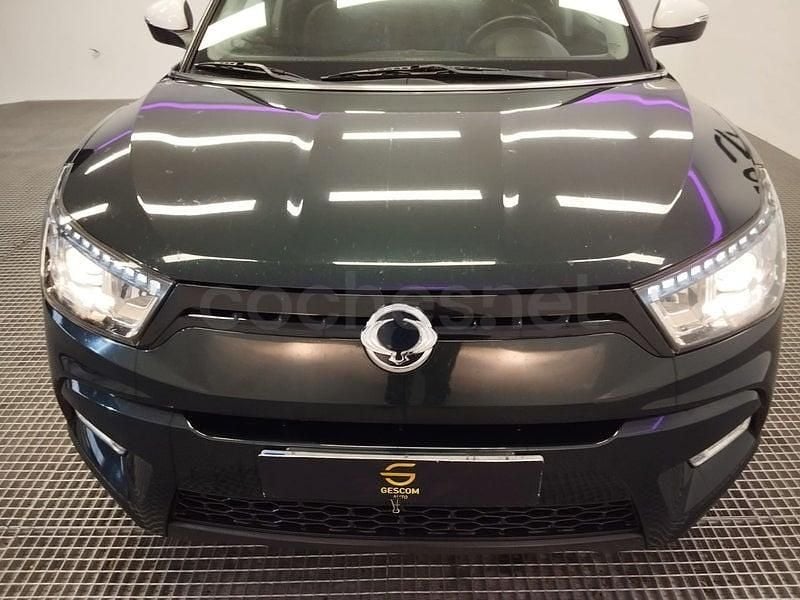 Usado Ssangyong (KGM) Tivoli Limited 115 CV (84 kW) 2019 Gris / plata SUV