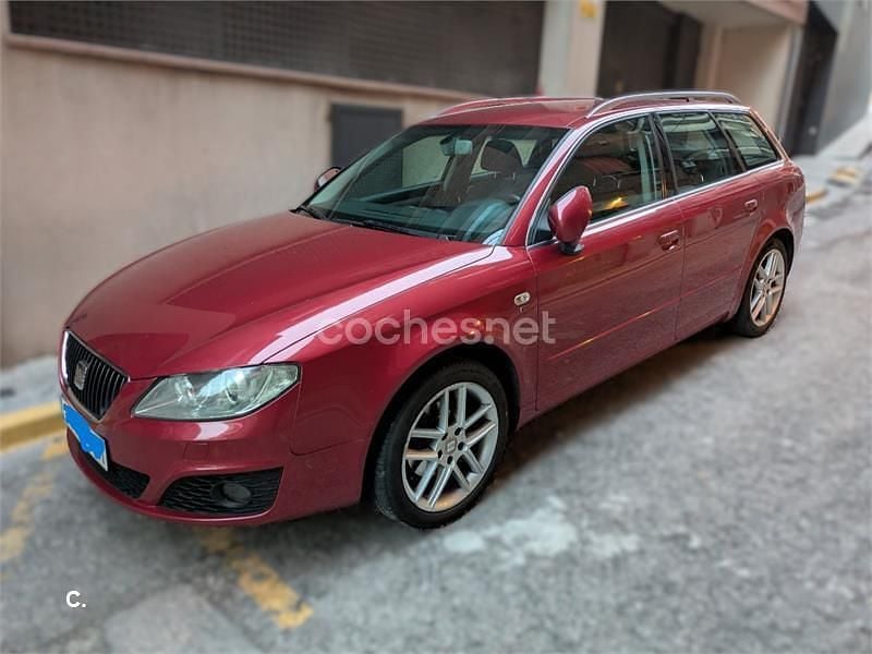 Usado Seat Exeo Style 143 CV (105 kW) 2010 Granate Familiar