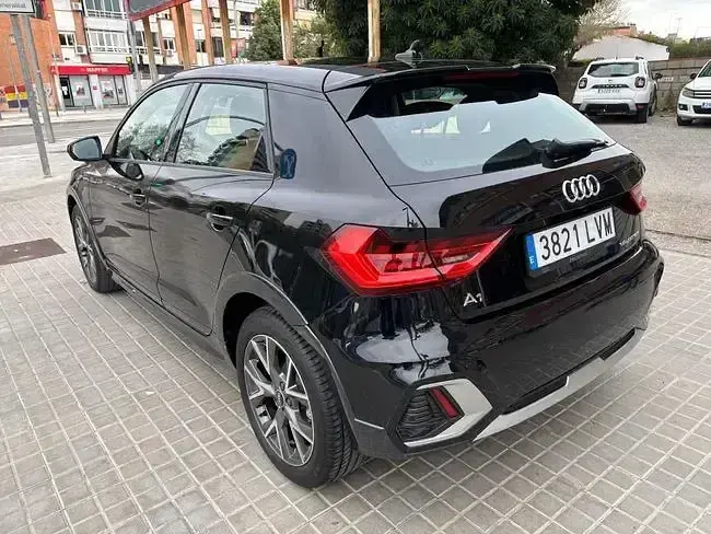 Usado Audi A1 110 CV (80 kW) 2021 Negro SUV