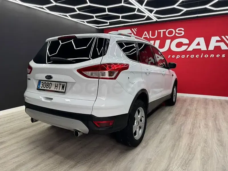 Usado Ford Kuga Trend 140 CV (102 kW) 2013 Blanco SUV
