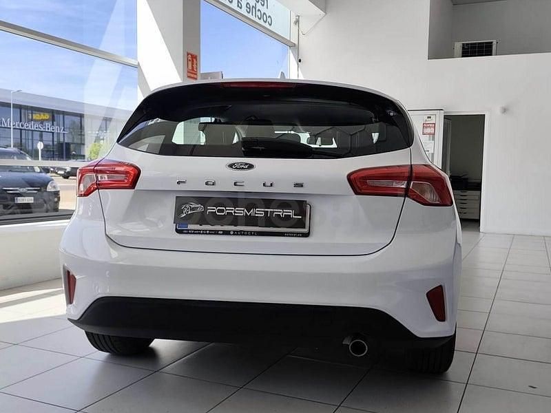 Usado Ford Focus Trend 120 CV (88 kW) 2019 Blanco Berlina