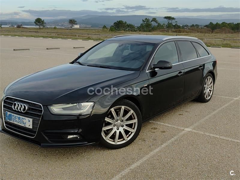 Usado Audi A4 S-Line 177 CV (130 kW) 2012 Negro Familiar