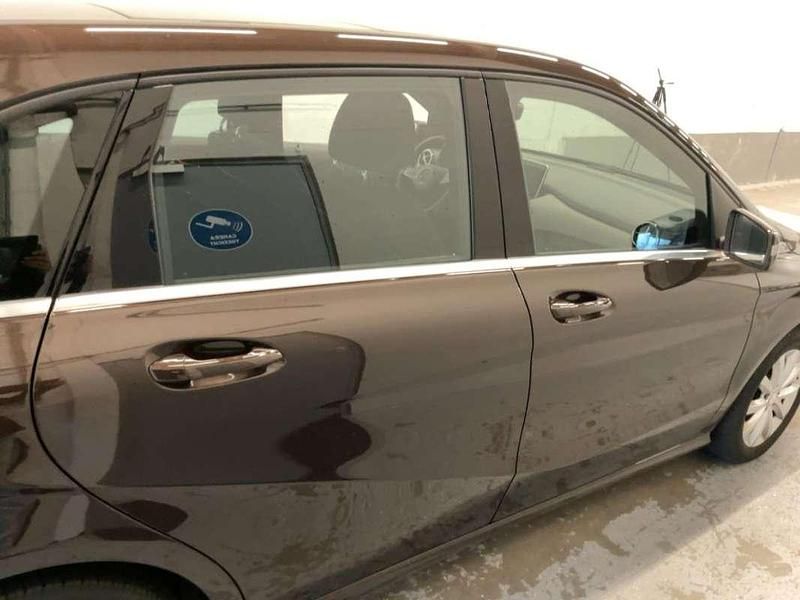 Usado Mercedes B200 136 CV (100 kW) 2016 Marrón Monovolumen