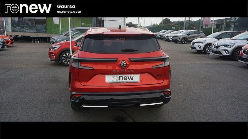 Usado Renault Espace Techno 200 CV (147 kW) 2024 Rojo Monovolumen