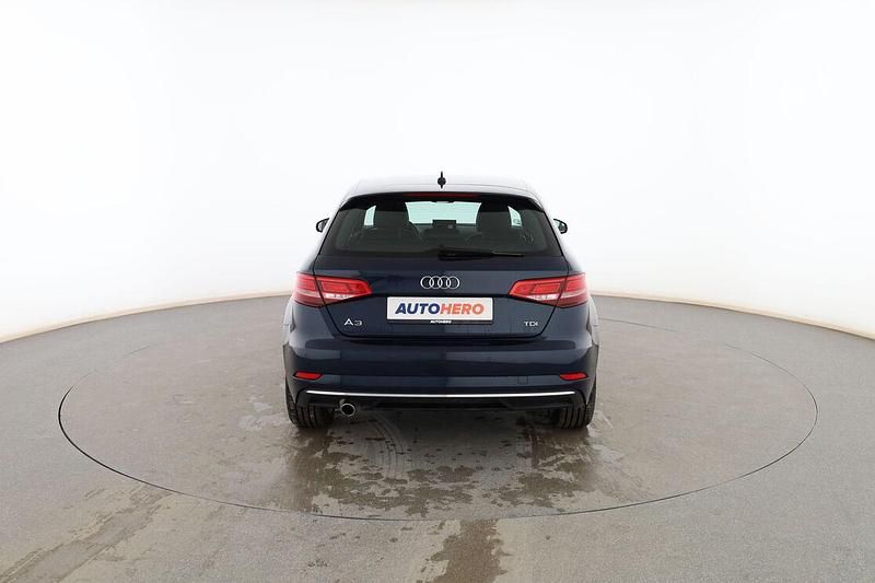 Usado Audi A3 Sportback Design 115 CV (84 kW) 2017 Azul Utilitario