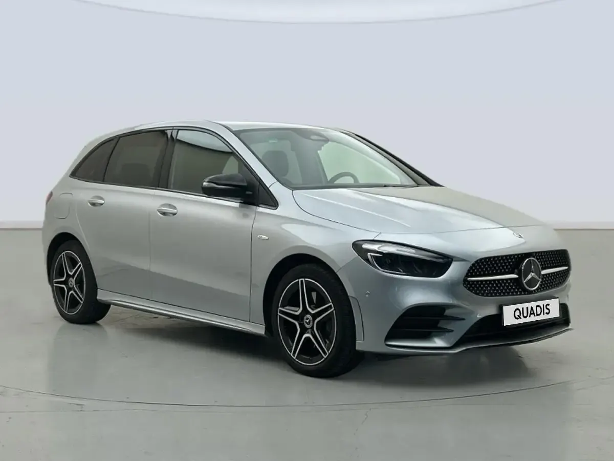 Usado Mercedes B250e 218 CV (160 kW) 2025 Gris plata Utilitario