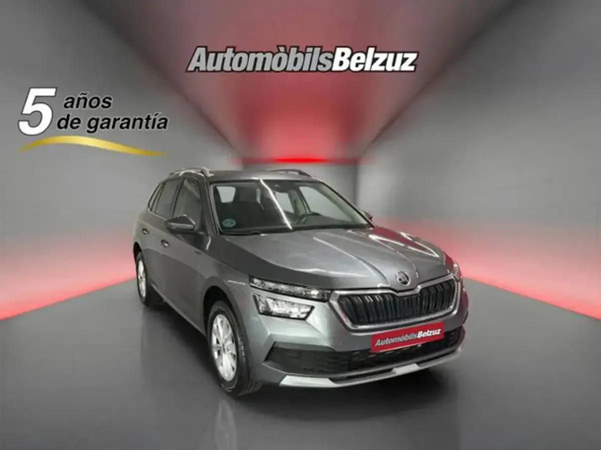 Usado Skoda Kamiq Ambition 110 CV (80 kW) 2024 Gris SUV