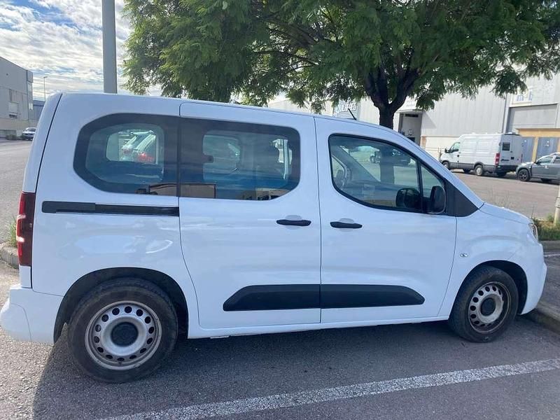 Usado Citroën Berlingo Feel 102 CV (75 kW) 2020 Blanco Monovolumen