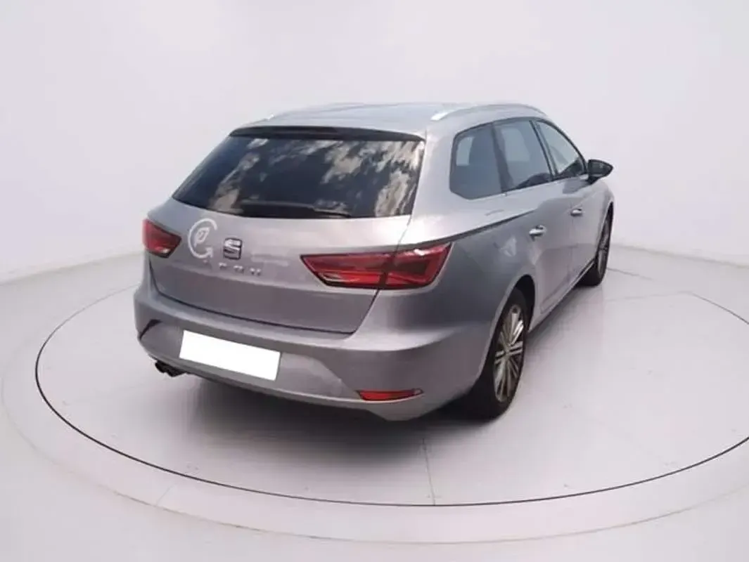Usado Seat Leon ST XCELLENCE 131 CV (96 kW) 2021 Gris Familiar