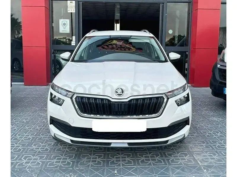 Usado Skoda Kamiq Ambition 110 CV (80 kW) 2021 Blanco SUV