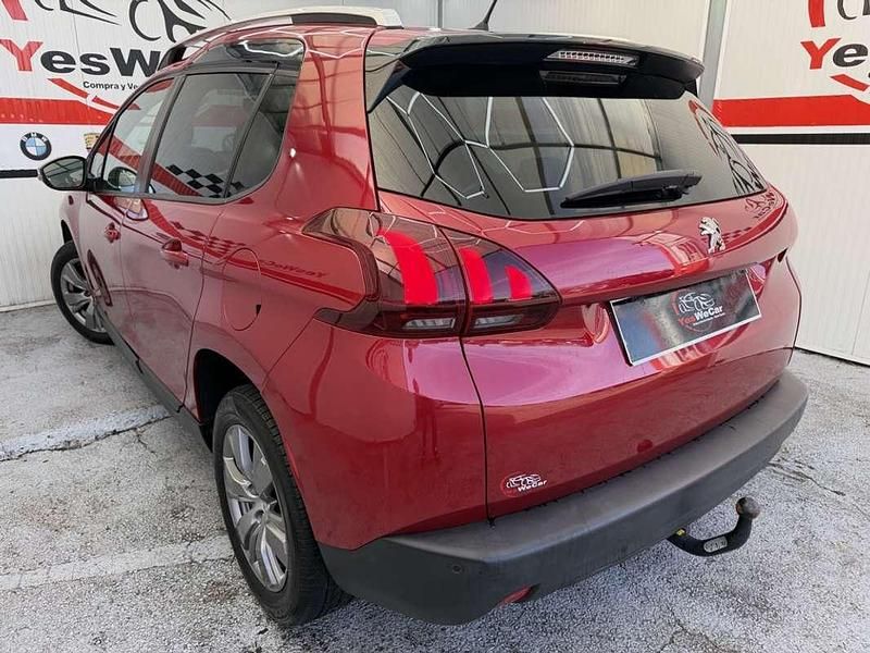 Usado Peugeot 2008 Style 100 CV (73 kW) 2018 Burdeos SUV