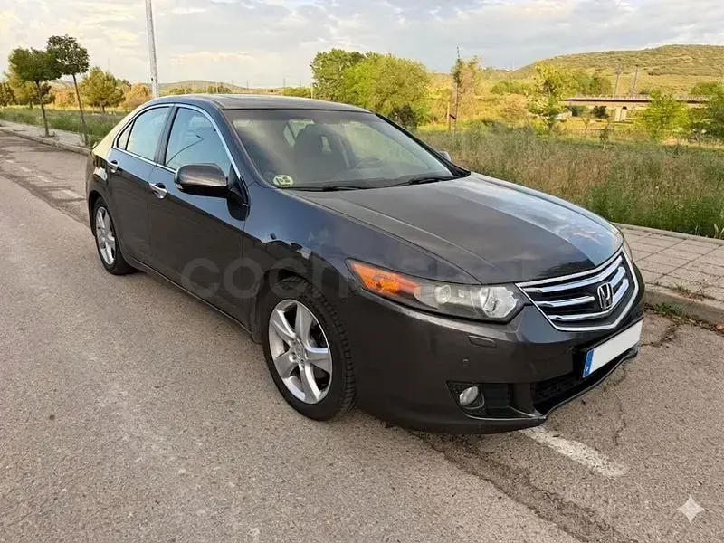 Usado Honda Accord Executive 150 CV (110 kW) 2010 Gris / plata Berlina