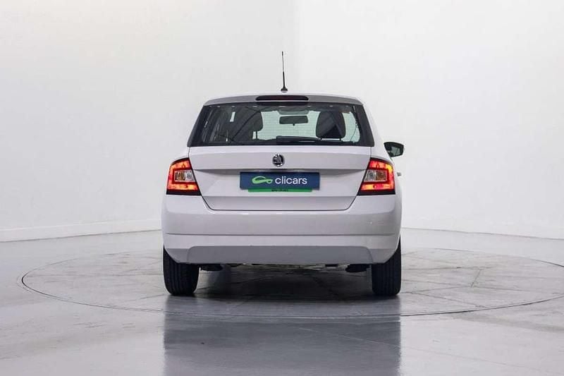 Usado Skoda Fabia Ambition 75 CV (55 kW) 2017 Blanco Utilitario