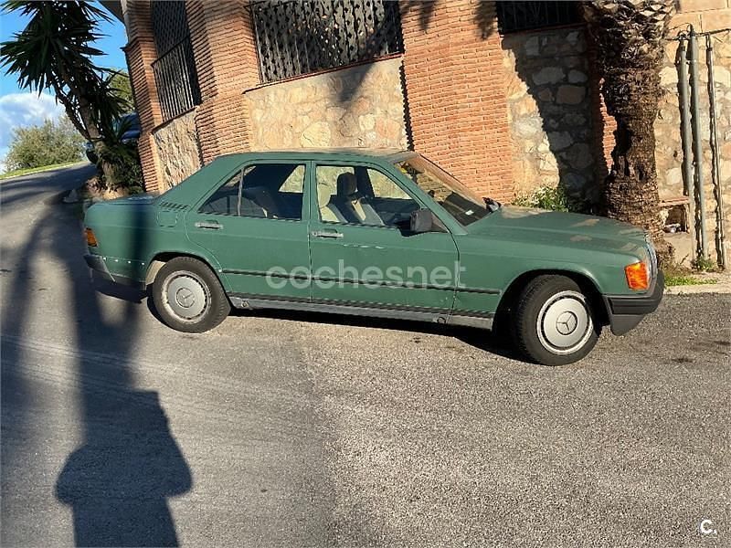 Verde Usado 1988 Mercedes 190 Berlina | 3500 € - Imagen 1/4