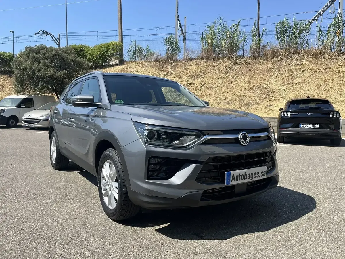 Usado SsangYong Korando 149 CV (109 kW) 2023 Gris SUV