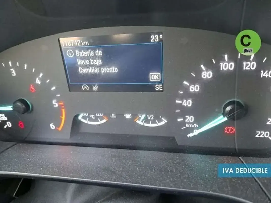 Usado Ford Kuga Trend 120 CV (88 kW) 2022 Blanco SUV