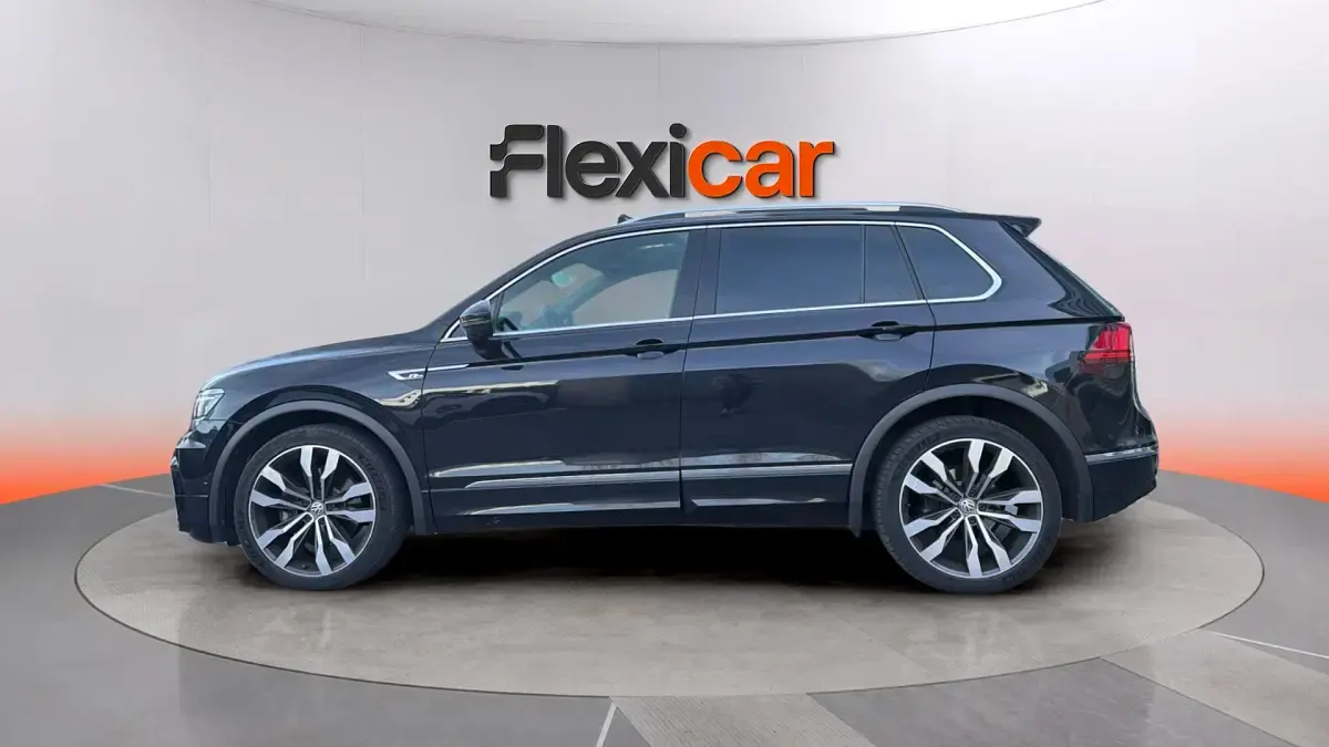 Usado VW Tiguan Sportline 190 CV (139 kW) 2019 Negro SUV
